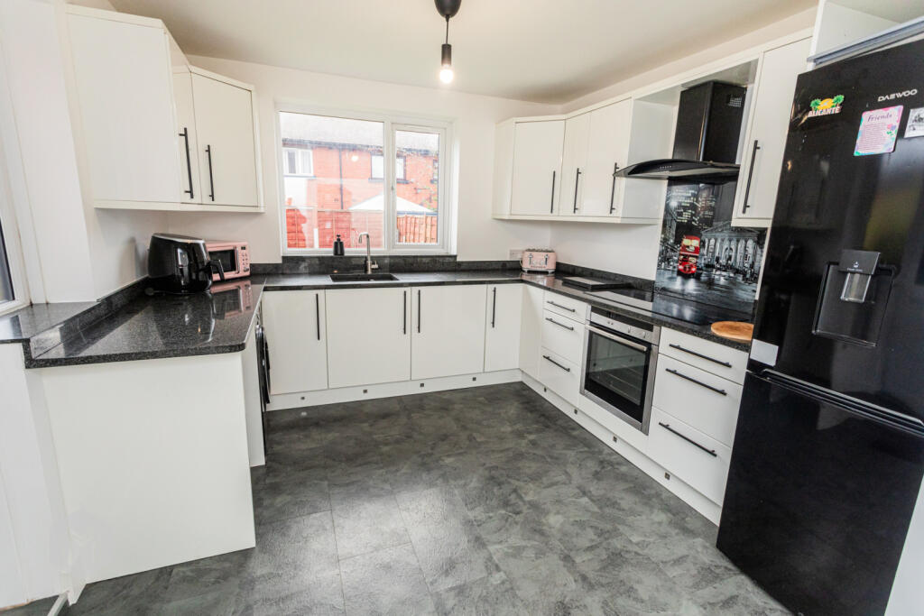 Additional property image - Crescent Road, Kearsley, Bolton, Greater Manchester, BL4 8LF