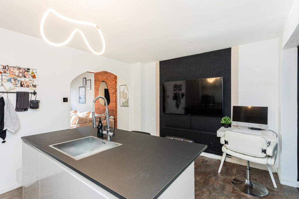 Additional property image - Division Street, Bolton, Greater Manchester, BL3 2DQ