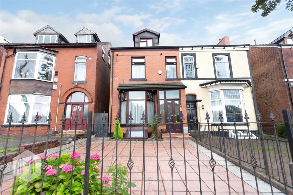 6 bedroom semidetached house for sale in Wigan Road, Bolton, Greater
