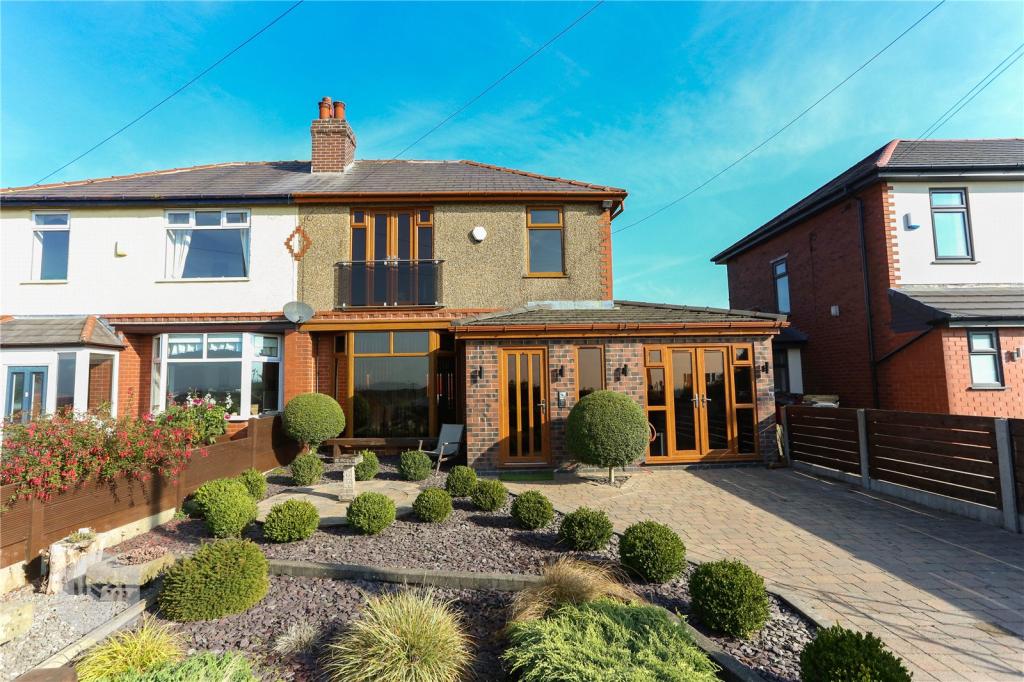 4 bedroom semidetached house for sale in Plodder Lane, Farnworth