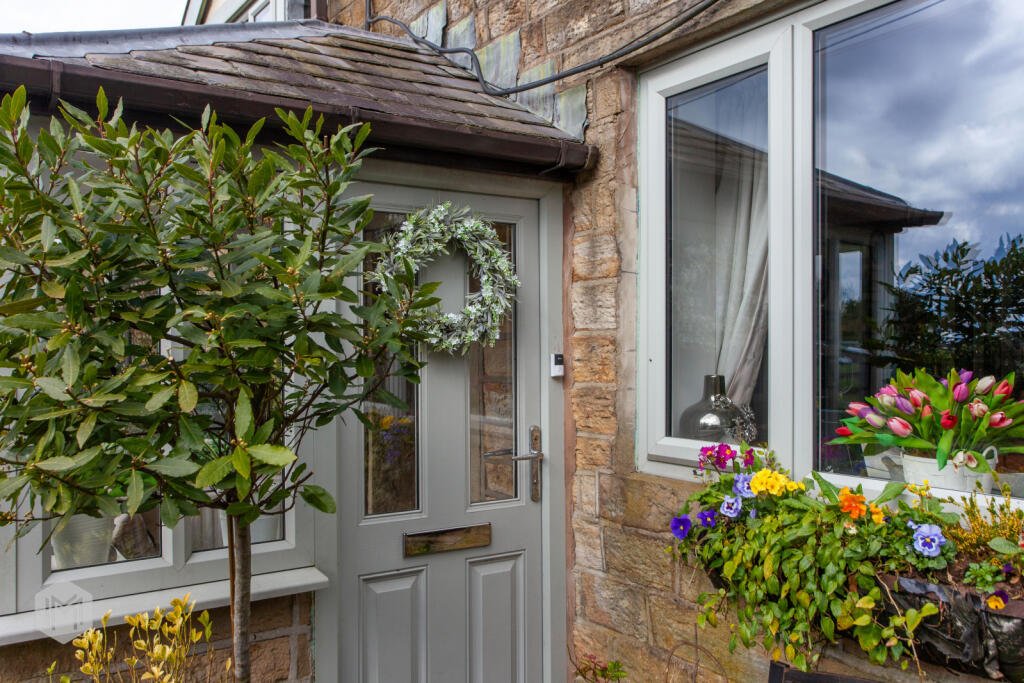 3 bedroom semidetached house for sale in Watling Street, Affetside