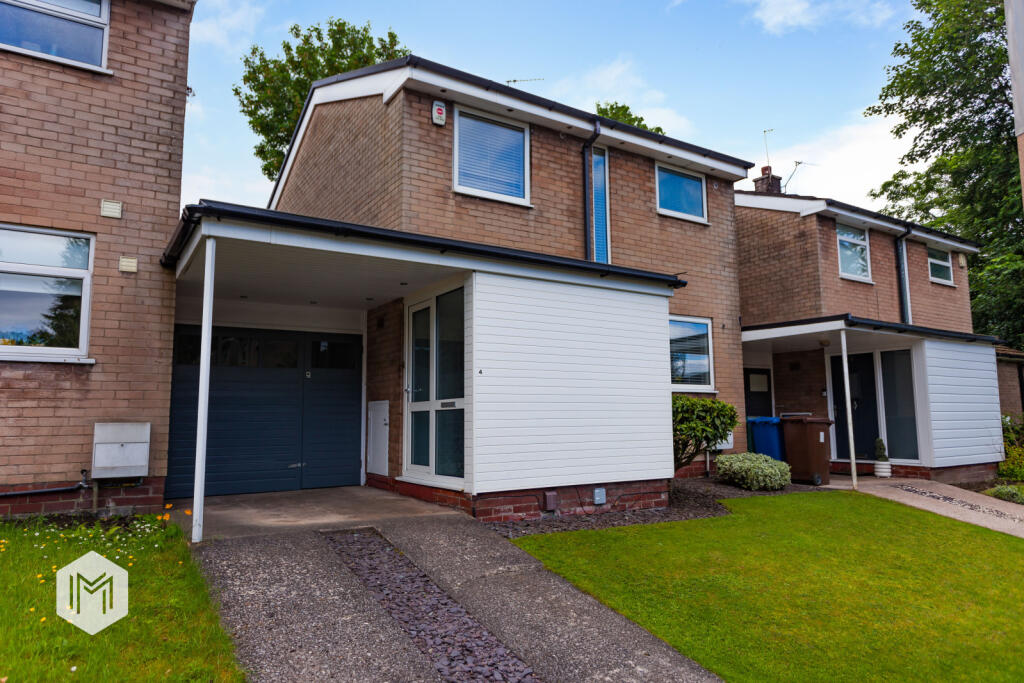 3 bedroom link detached house for sale in Beechfield Drive, Bury