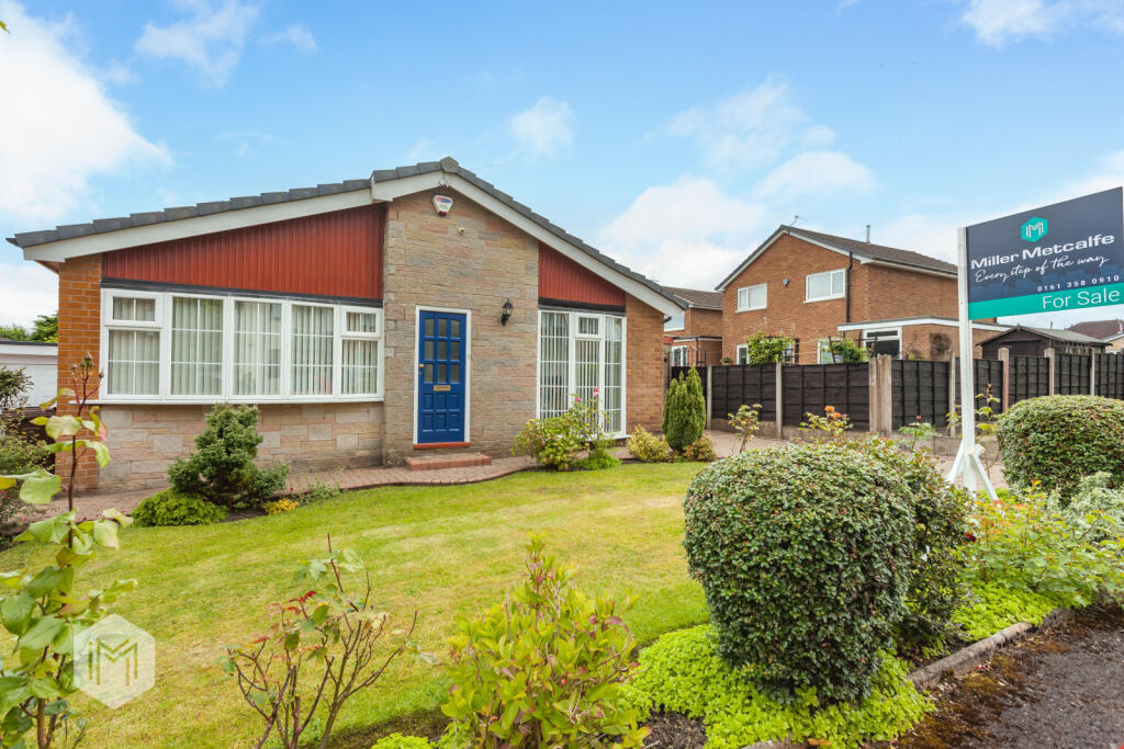 4 bedroom bungalow for sale in Summerdale Drive, Ramsbottom, Bury