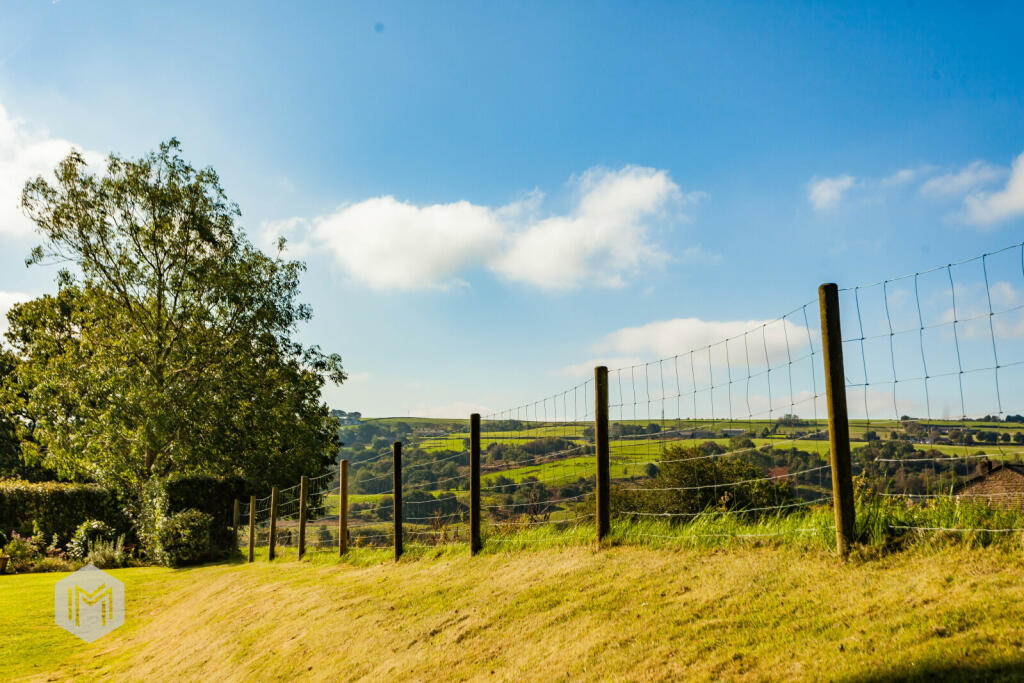 Additional property image - Kerry Hill, Hawkshaw, Bury, Greater Manchester, BL8 4GT