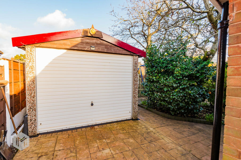 Additional property image - Greenfield Close, Bury, Greater Manchester, BL8 2LY