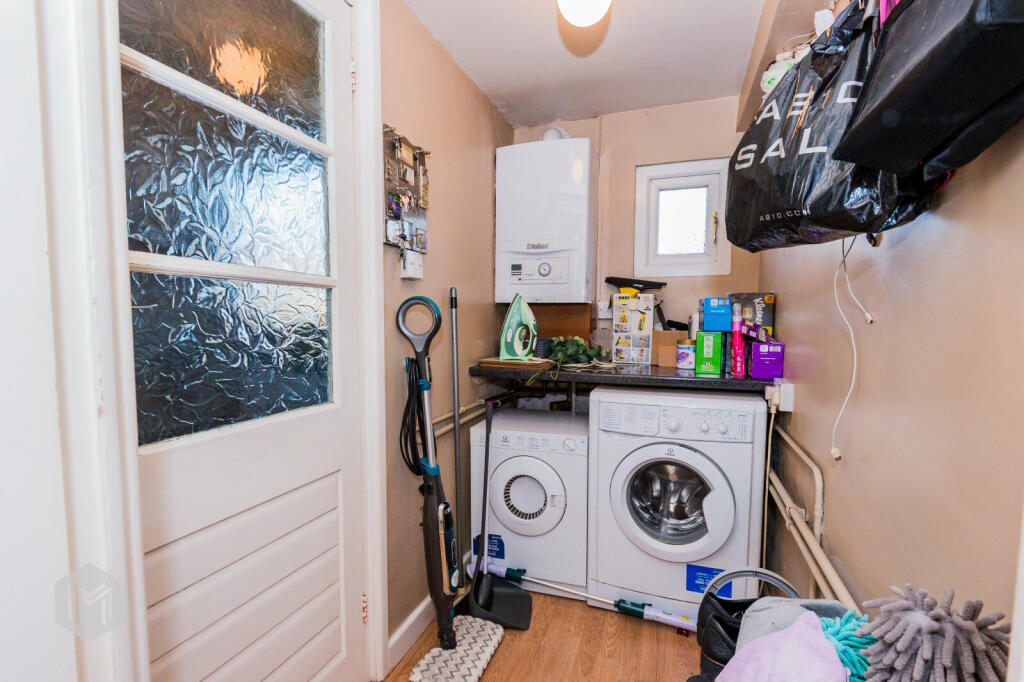 Additional property image - Greenfield Close, Bury, Greater Manchester, BL8 2LY