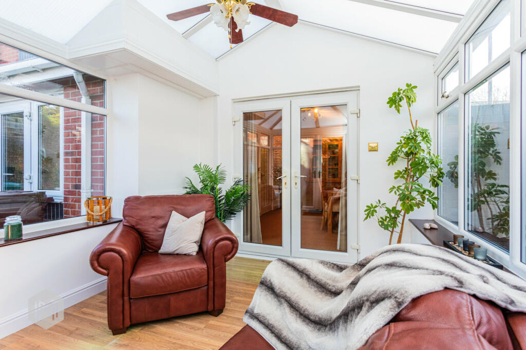 Additional property image - Harrington Close, Bury, Greater Manchester, BL9 9GH