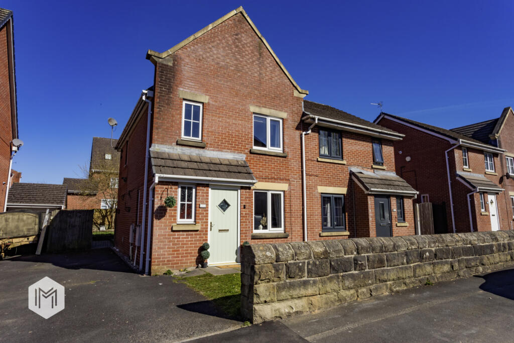Main image of property: Langdale Mews, Mosley Avenue, Bury, Greater Manchester, BL9 6WE
