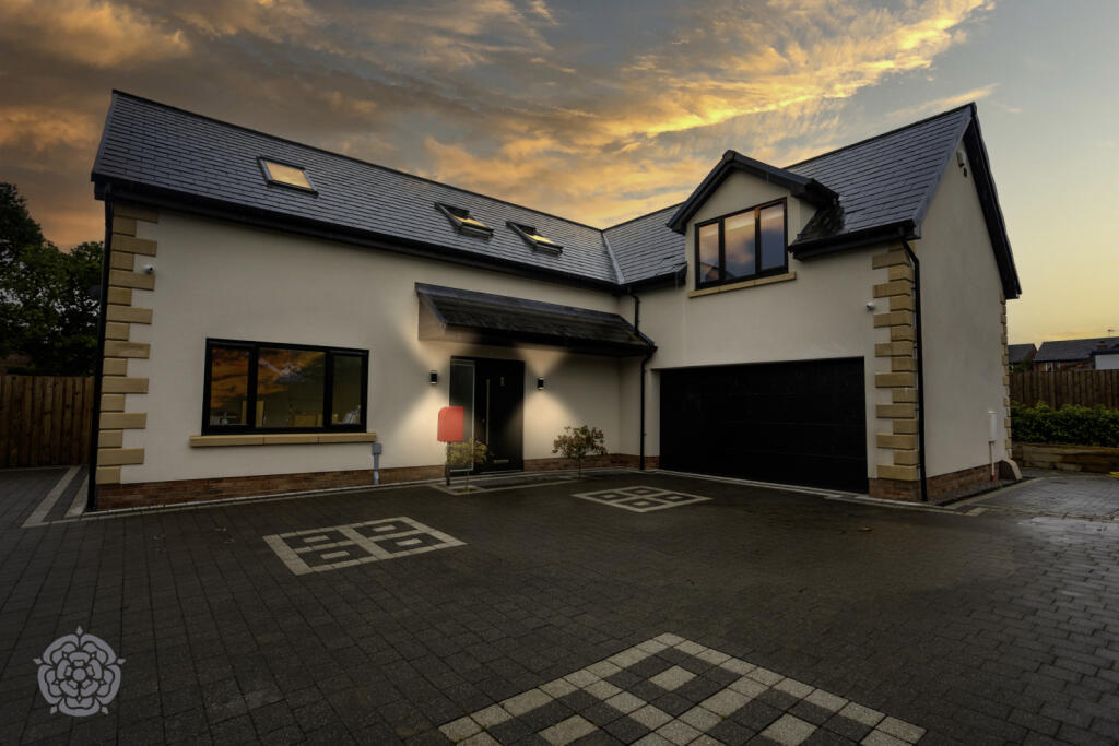 Main image of property: Spen Close, Radcliffe, Manchester, Greater Manchester, M26 4AQ