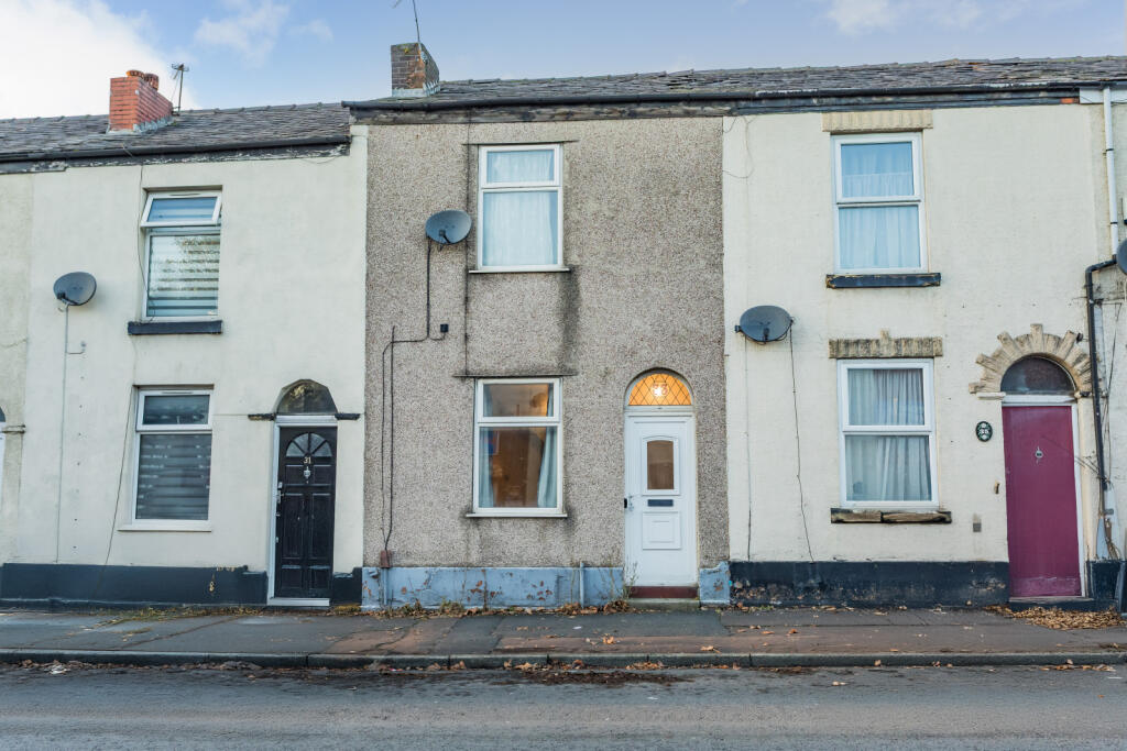 Main image of property: Cross Lane, Radcliffe, Manchester, Greater Manchester, M26 2QZ