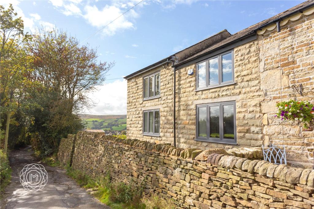 4 bedroom farm house for sale in Gincroft Lane, Edenfield, Ramsbottom