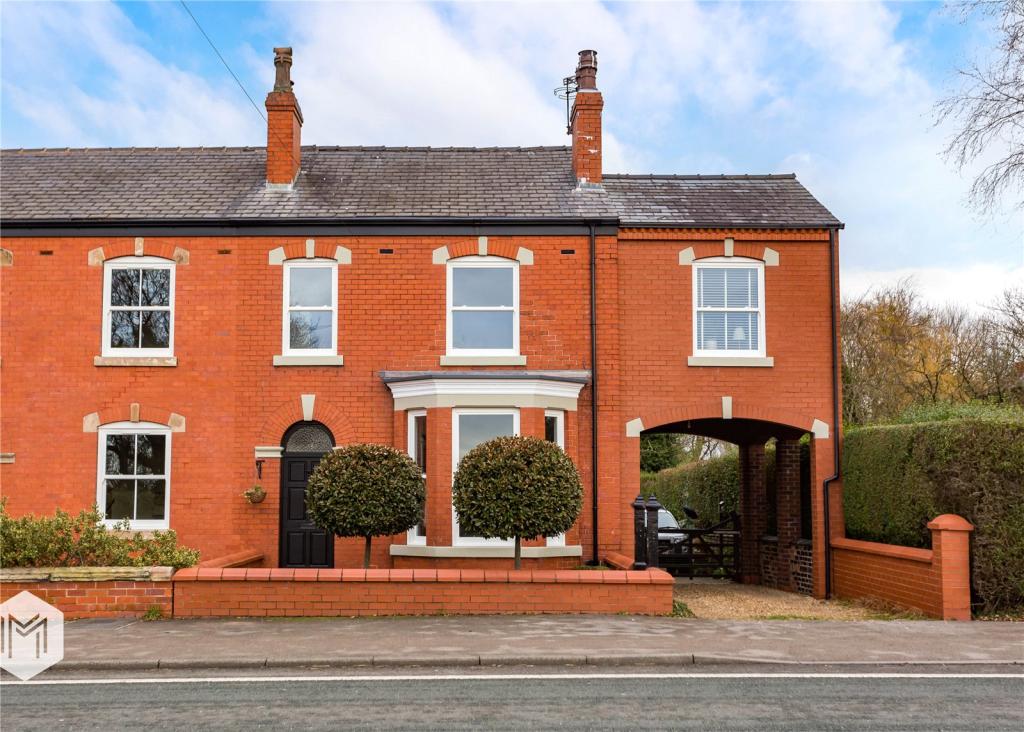 4 bedroom semidetached house for sale in Newton Road, Lowton