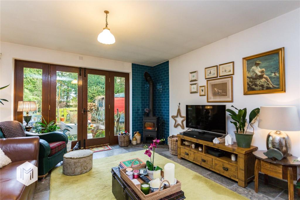 4 bedroom semidetached house for sale in Newton Road, Lowton