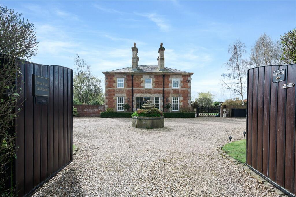 4 bedroom detached house for sale in Hall Lane, Bold, St. Helens