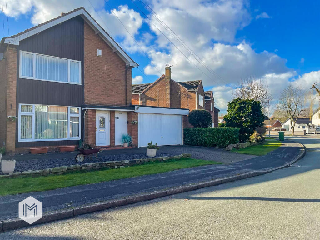 3 bedroom detached house for sale in Wellfield Road, Culcheth