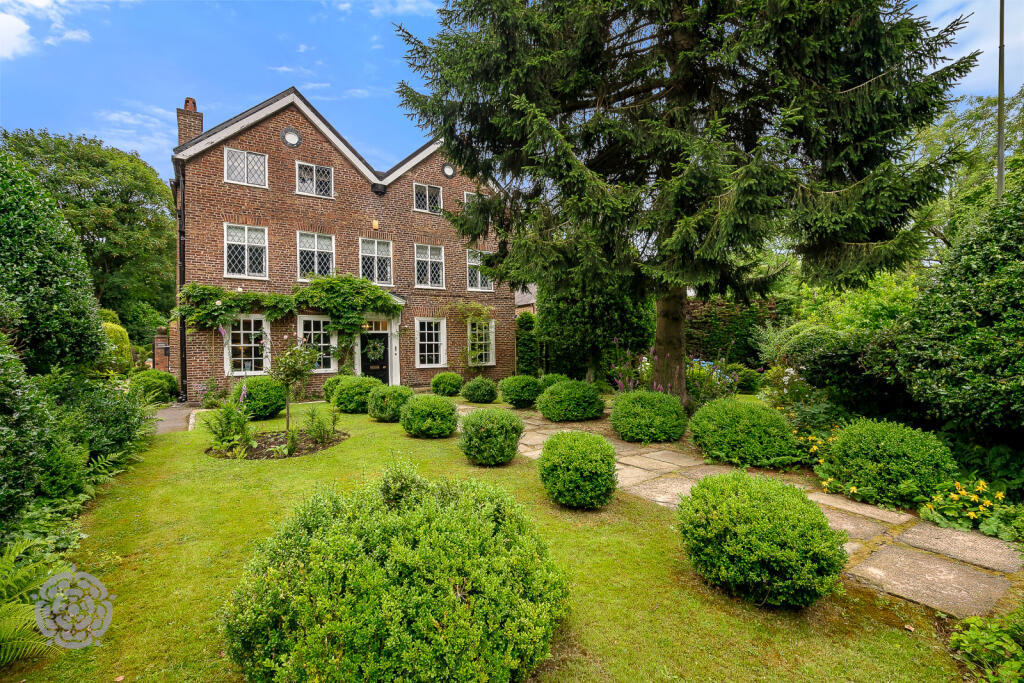 6 bedroom detached house for sale in Church Road, Astley, Tyldesley