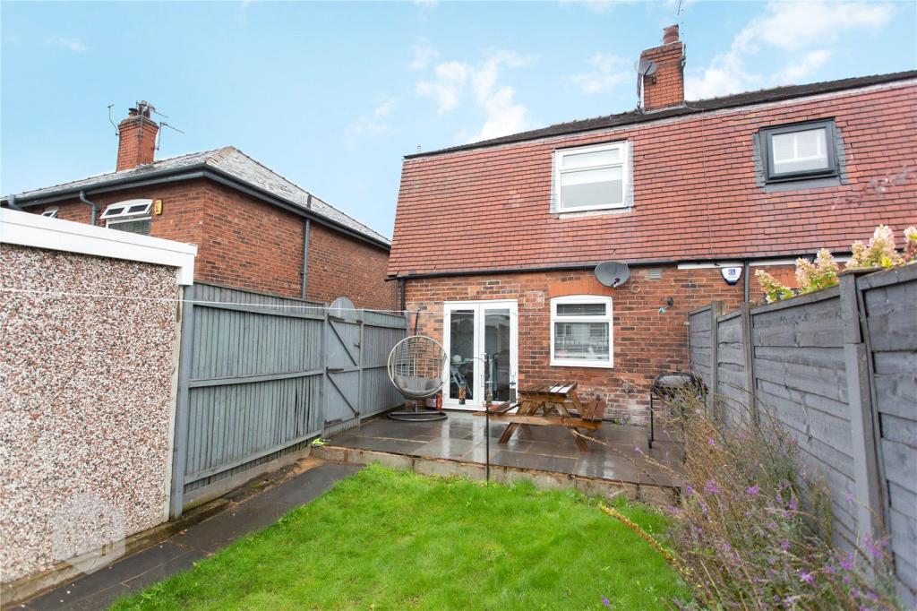 2 bedroom semidetached house for sale in Manchester Road, Astley