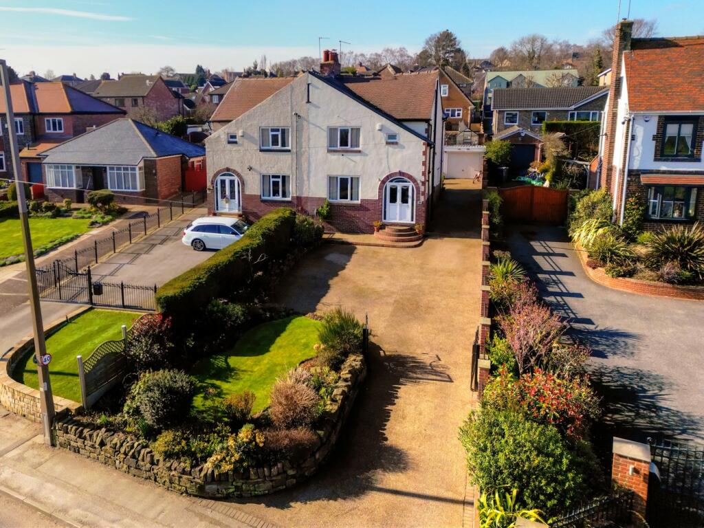 4 bedroom semidetached house for sale in Wakefield Road, Staincross