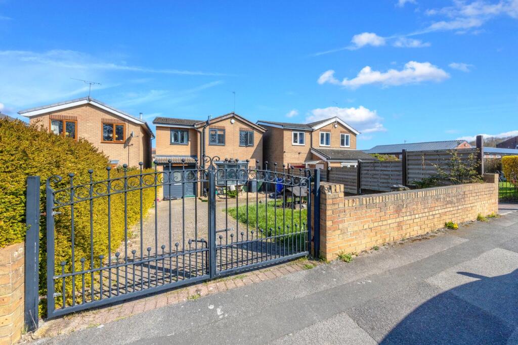 Main image of property: Hemingfield Road, Wombwell, Barnsley, S73