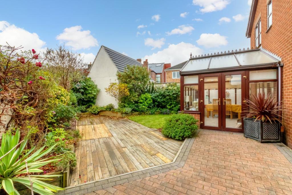 3 bedroom detached house for sale in Witham Court, Higham, Barnsley, S75