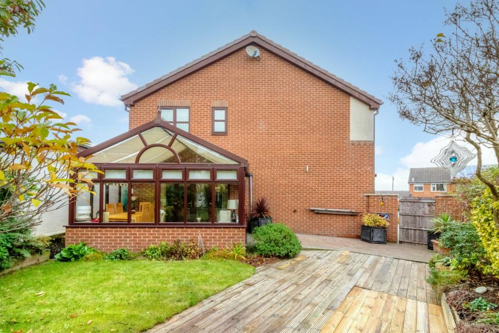 3 bedroom detached house for sale in Witham Court, Higham, Barnsley, S75