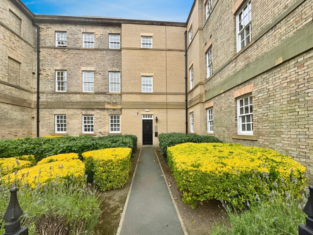 Main image of property: Parklands Manor, Wakefield, WF1