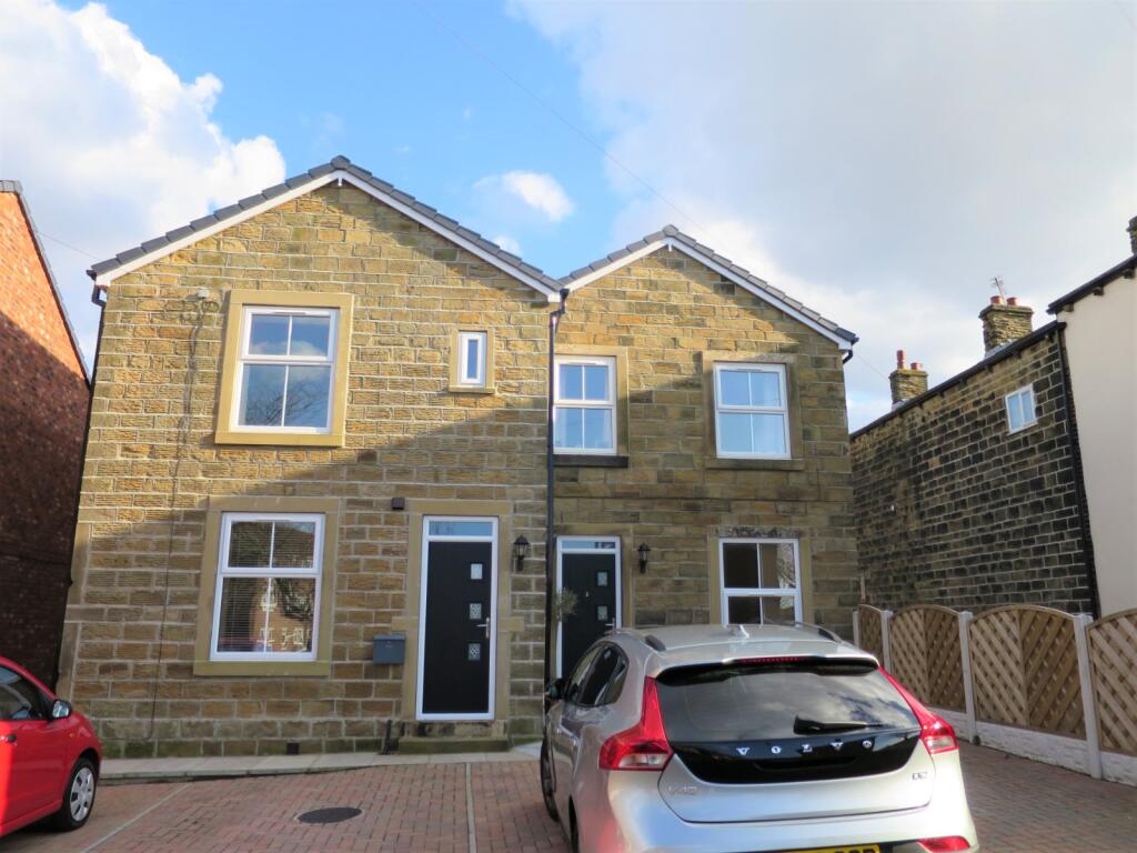 Main image of property: Quarry Lane, Morley, LS27