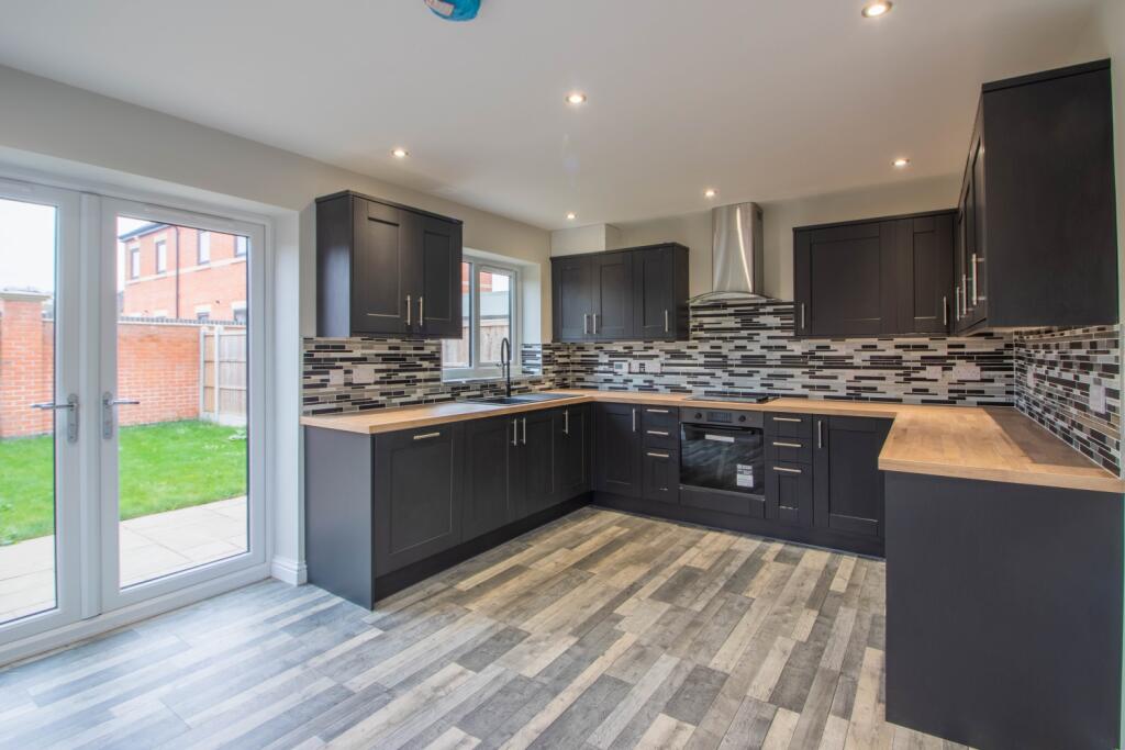 Additional property image - The Triangle, Ilkeston, Derbyshire, DE7