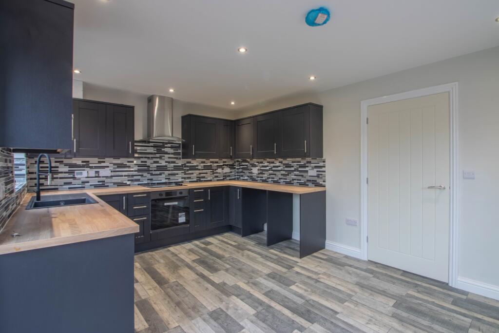 Additional property image - The Triangle, Ilkeston, Derbyshire, DE7