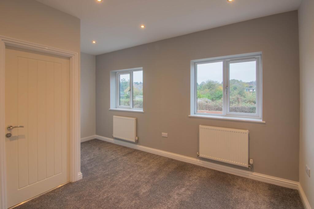 Additional property image - The Triangle, Ilkeston, Derbyshire, DE7