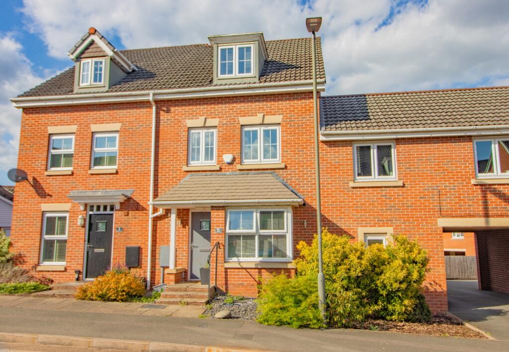 4 bedroom terraced house
