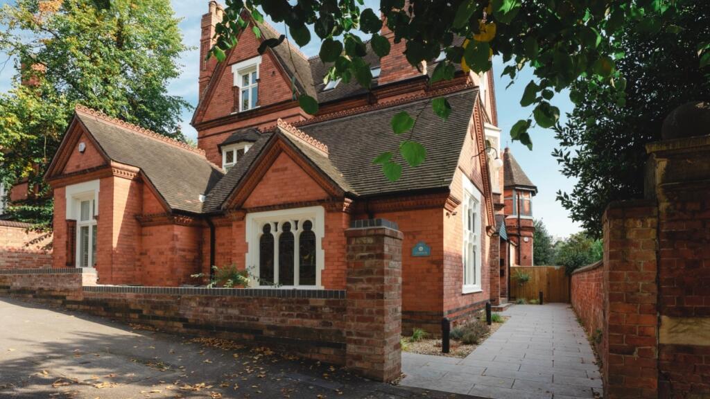 Main image of property: Upstairs Flat Castledene, 31 Cavendish Road East, Nottingham