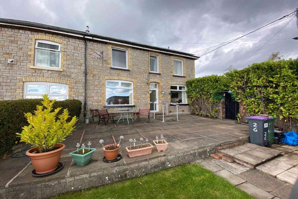 3 bedroom end of terrace house for sale in Top Road, Garndiffaith, Pontypool, NP4