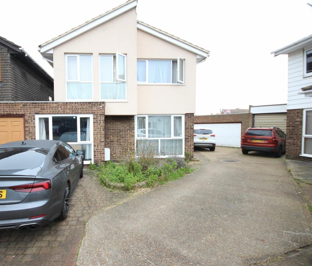 4 bedroom detached house for sale in Bartley Close, Benfleet, SS7