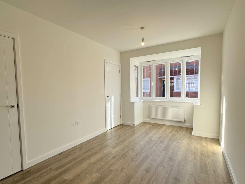 Additional property image - Nelmes Close, Thornbury, South Gloucestershire