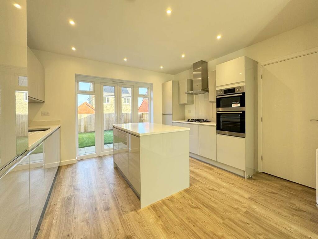 Additional property image - Nelmes Close, Thornbury, South Gloucestershire