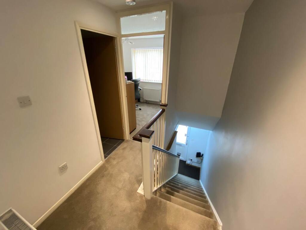 Additional property image - Bluebell Close, Thornbury, South Gloucestershire
