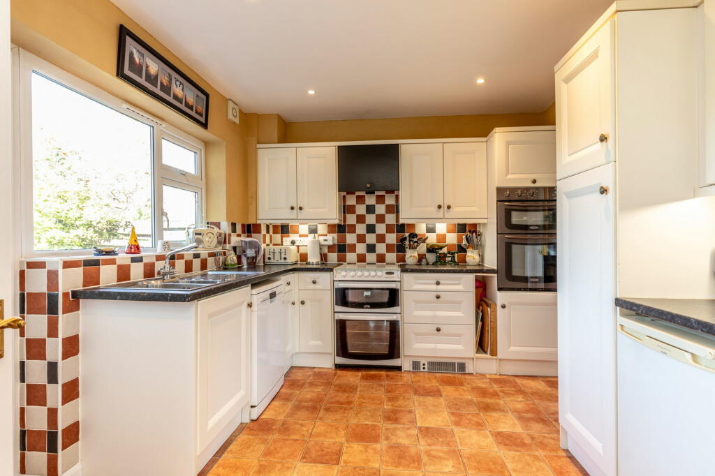 Additional property image - Old Park Road, Clevedon, BS21