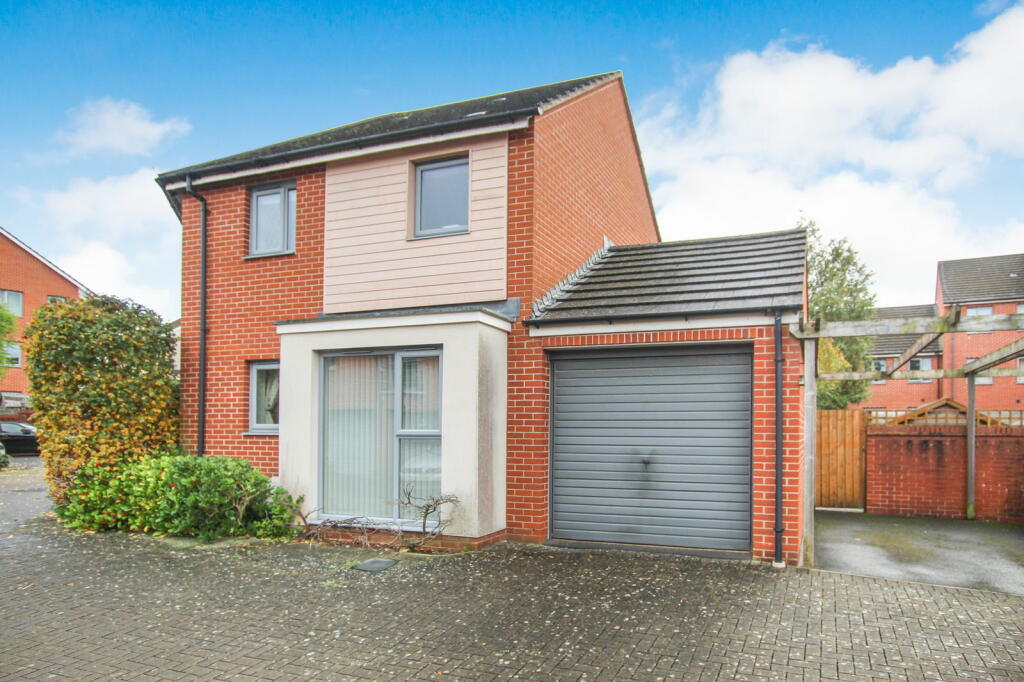 3 bedroom semidetached house for sale in Home Leas Close, Stoke