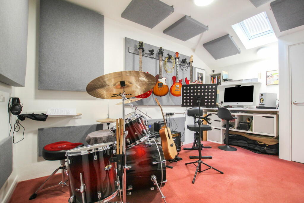 Additional property image - Somerton Road, Horfield, BS7