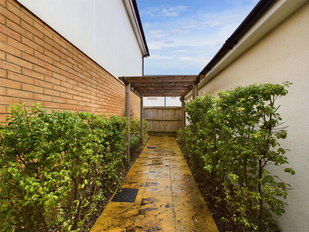 Additional property image - Brick Hill Way, Patchway, BS34