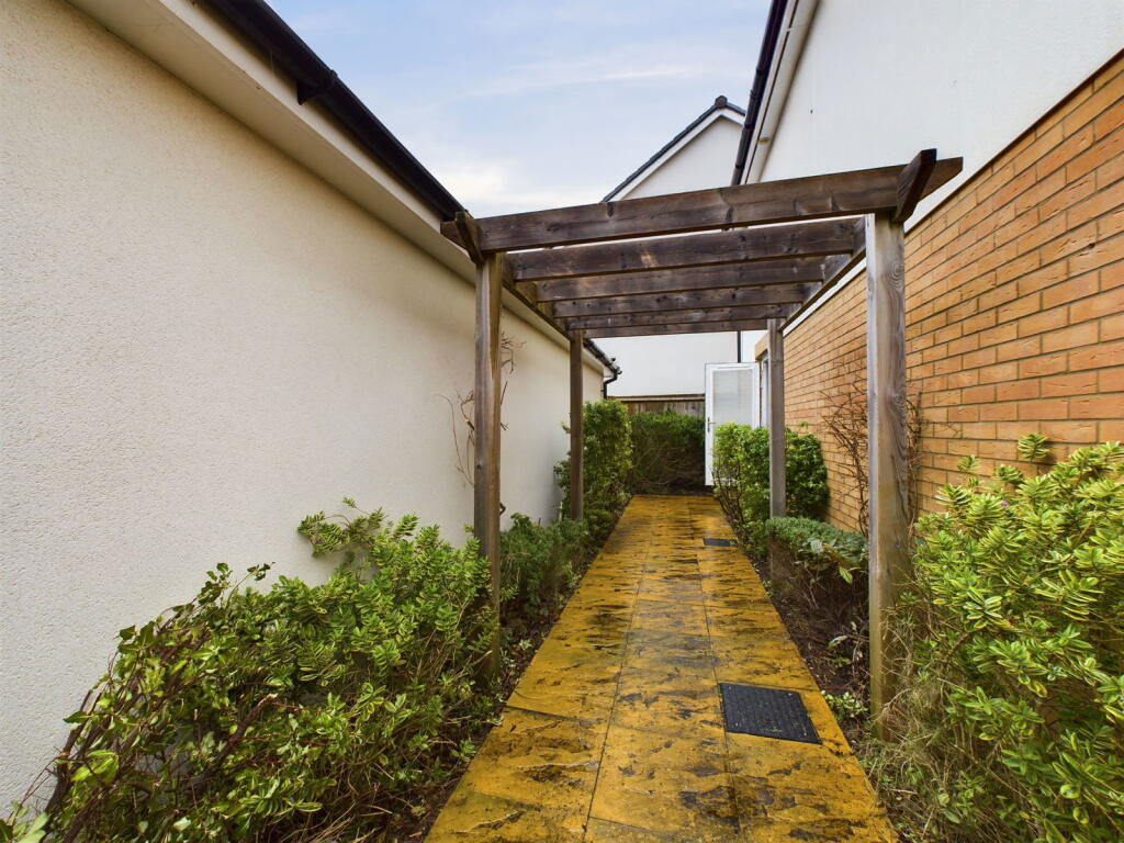 Additional property image - Brick Hill Way, Patchway, BS34