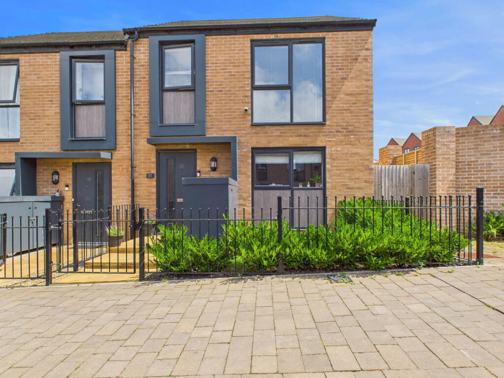 Main image of property: Orchard Avenue, Hartcliffe, Bristol, BS13 0FJ