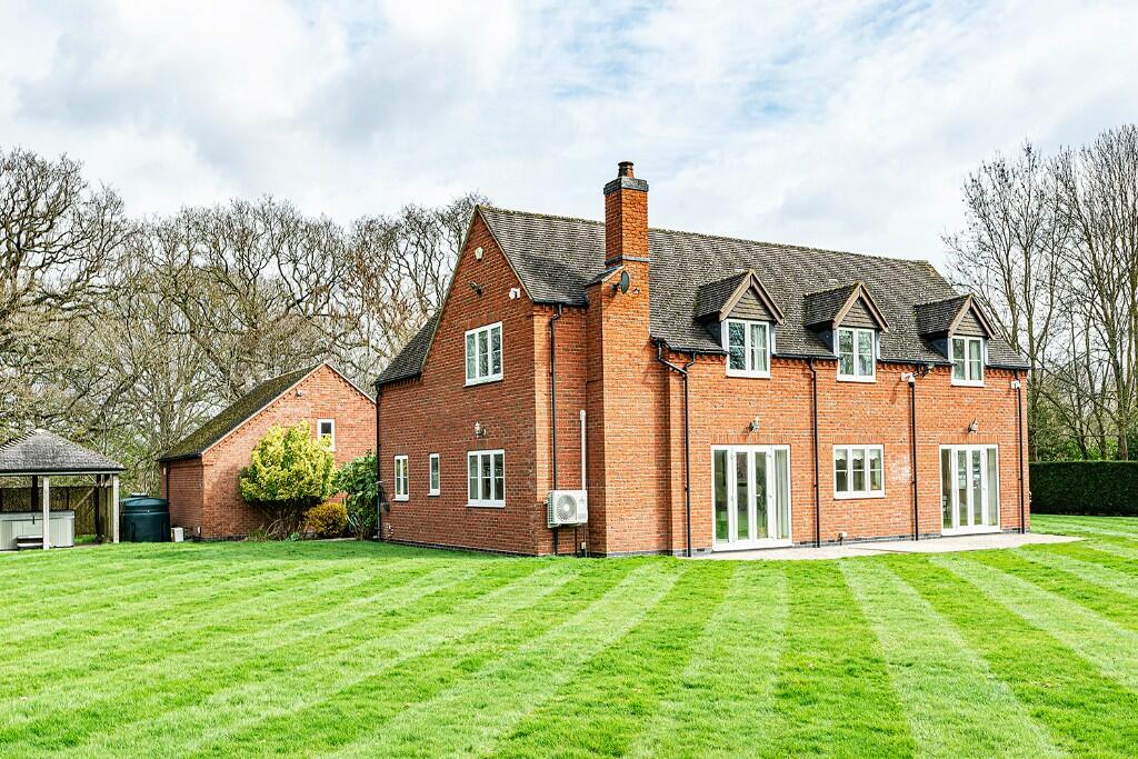 3 bedroom detached house for sale in Pinley Green, Claverdon, House