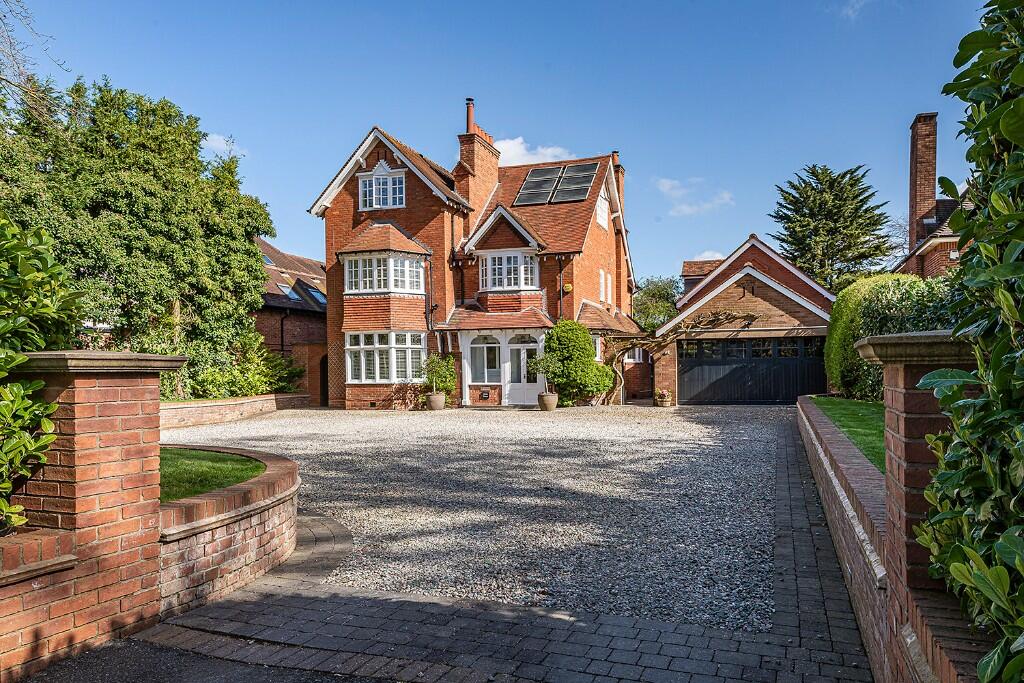 5 bedroom detached house for sale in Warwick Road, Solihull, West Midlands, B91