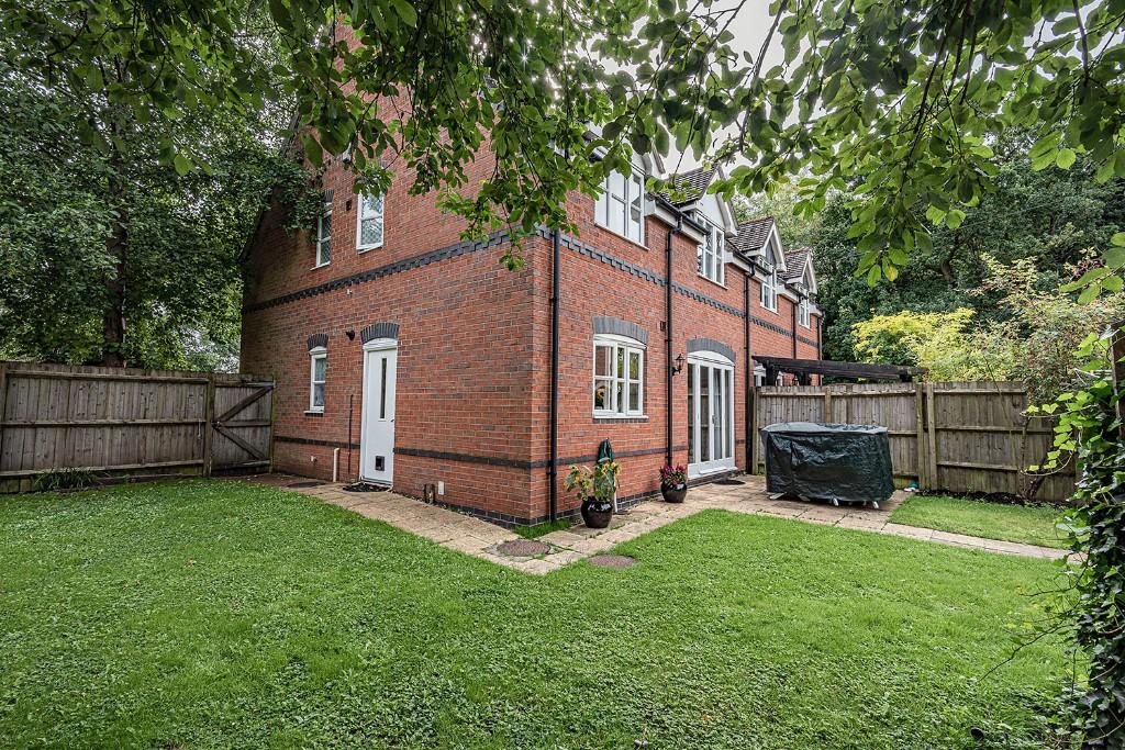 3 bedroom semidetached house for sale in Canalside, Old Warwick Road, Lapworth, B94