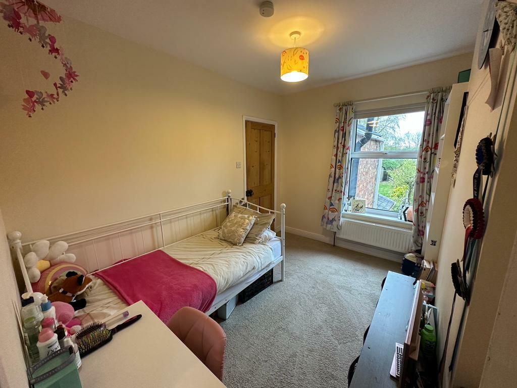 2 bedroom terraced house for sale in Station Road, Dunton Bassett