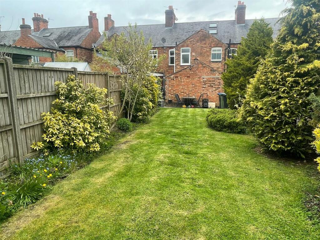 2 bedroom terraced house for sale in Station Road, Dunton Bassett
