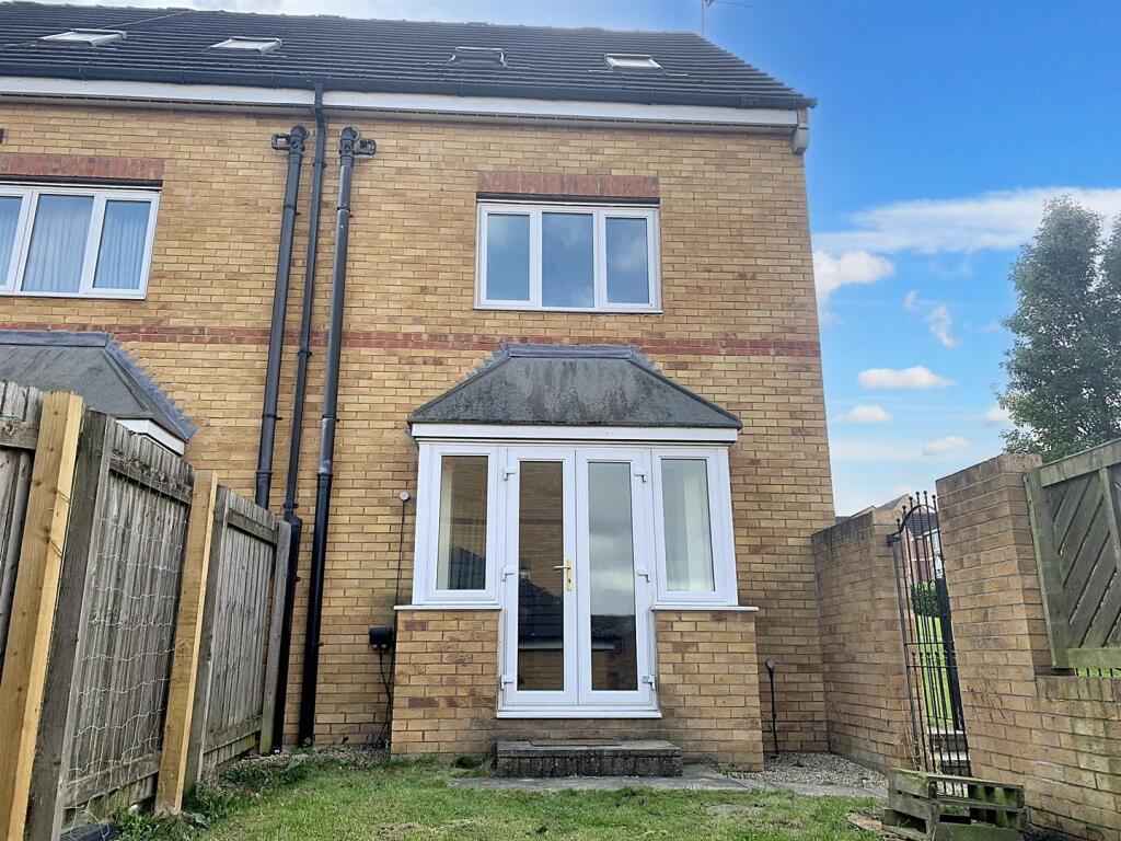 Main image of property: Checkstone Avenue, Castleford