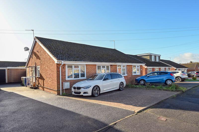 2 bedroom semidetached bungalow for sale in Langdale Drive, Cannock